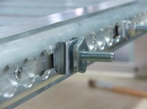 Schraubfitting mit Blechmutter